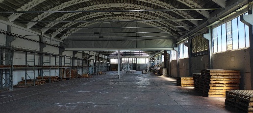 Foto Capannone industriale a Carmignano di 2100 m² con 2 locali in affitto