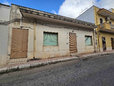 Foto Casa indipendente in Via Vincenzo Monti 23, Mesagne di 142 m²