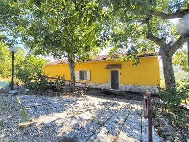 Foto Casa indipendente in contrada valli, Rocca San Felice di 124 m²