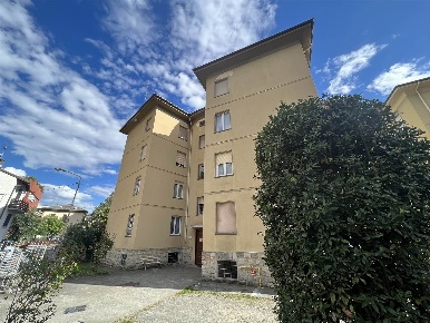Foto Garage in Via Bassi 15, Sondrio Centro di 15 m² con 1 locali