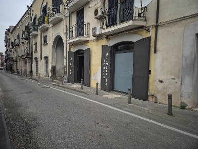Foto Locale commerciale in Via Solimena 72, Nocera Inferiore di 50 m²