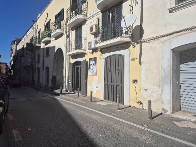 Foto Locale commerciale in Via Solimena 72, Nocera Inferiore di 50 m²
