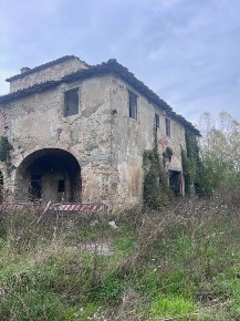 Foto Rustico in via di figliano, Scarperia e San Piero di 1000 m²