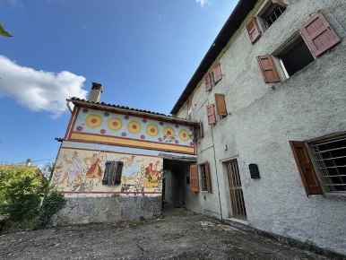 Foto Casa indipendente a Grizzana Morandi Marzolaro di 237 m² con 10 locali