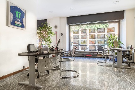 Foto Attività commerciale in via F.lli Cairoli 3, Monza di 70 m² in affitto