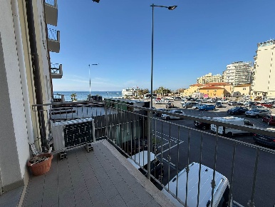 Foto Appartamento a Follonica Centro di 75 m² con 4 locali in vendita