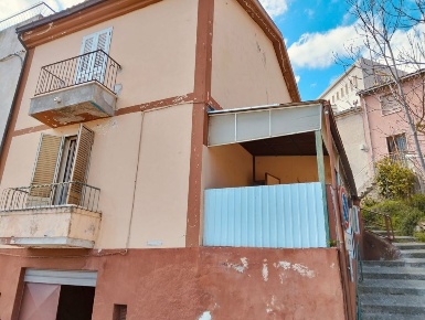 Foto Case semi ndipendenti in VIA SAN ROCCO, Pescosansonesco di 98 m²