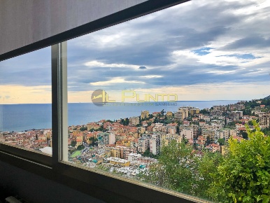 Foto Attico a Sanremo Borgo di 71 m² con 3 locali in affitto