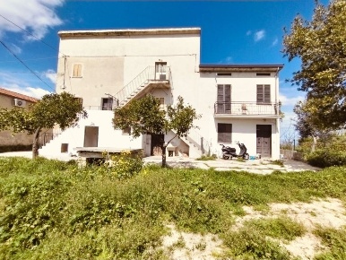 Foto Villa unifamiliare in Via Colle Alto, Frisa Centro di 264 m²