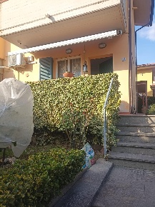 Foto Villa a schiera a Collesalvetti di 180 m² con 5 locali in vendita