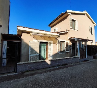 Foto Casa indipendente a San Miniato Ponte a Egola, Stibbio di 117 m²