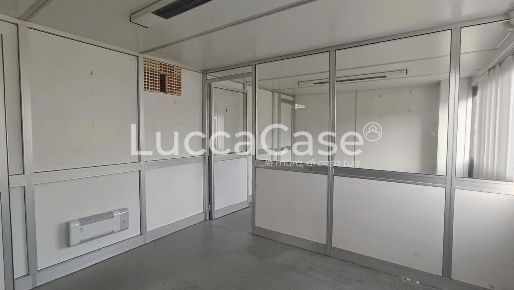 Foto Capannone industriale a Pescaglia Camaiore Paese di 330 m² in affitto