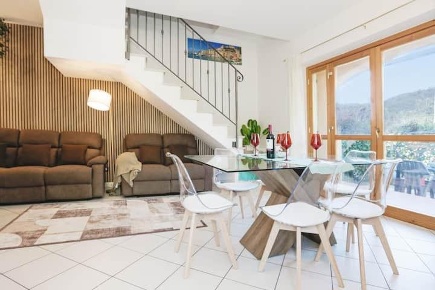 Foto Case indipendenti a La Spezia Albiano Magra di 230 m² con 8 locali