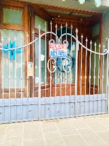 Foto Locale commerciale a Cerreto Guidi Centro di 40 m² con 3 locali