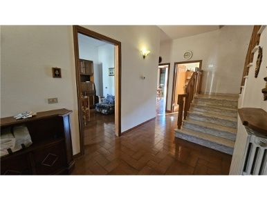 Foto Villa unifamiliare in GARIGLIANO, Empoli Serravalle - Tinaia di 200 m²