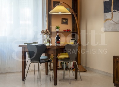 Foto Appartamento in Via Luigi Ungarelli 15, Roma Bologna di 115 m²