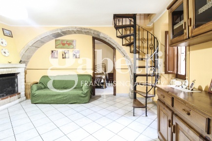 Foto Appartamento in Via Canapina 7, Alfedena di 90 m² con 3 locali