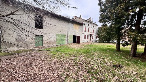 Foto Rustico in Via Cascina Vecchia 3, Zenevredo di 300 m² in vendita