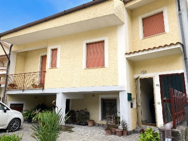 Foto Appartamento in Roma, Torre Orsaia Centro di 136 m² con 3 locali