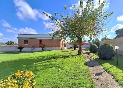 Foto Villa bifamiliare in Via Elba 28, Aprilia Campoverde - Lampione