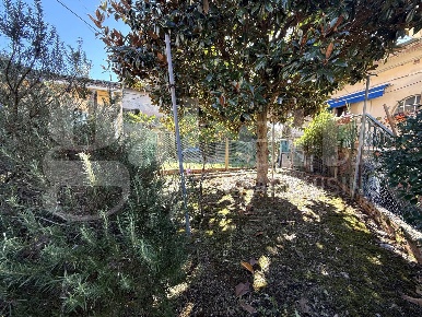 Foto Appartamento a Palaia Forcoli di 100 m² con 5 locali in vendita