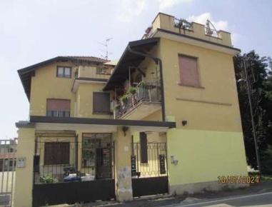 Foto Appartamento in Via Trento 2, Cesate di 78 m² con 3 locali all'asta