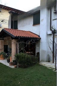 Foto Case indipendenti in Viale Trieste, Sacile Centro di 139 m² all'asta