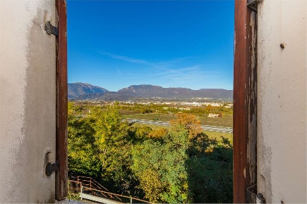 Foto Appartamento a Conegliano di 235 m² con 8 locali in vendita