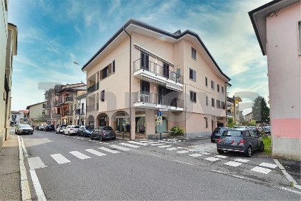 Foto Appartamento in via Madonna 8, Seveso Centro di 75 m² con 2 locali