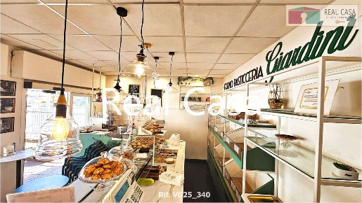 Foto Attività commerciale in Via Maini, Modena San Cataldo di 130 m²