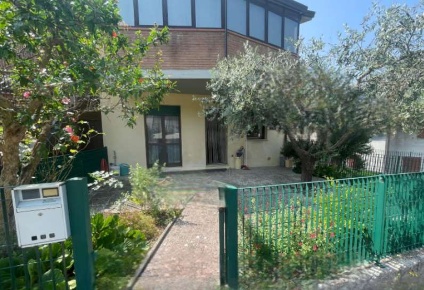 Foto Appartamento in Via Uffogliano, Novafeltria di 83 m² con 4 locali