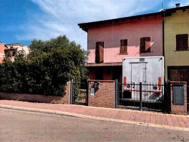 Foto Villa a schiera in Via Milano  140, San Felice sul Panaro Centro