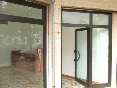 Foto Negozio in via verdi 37, Venezia Mestre di 45 m² con 3 locali