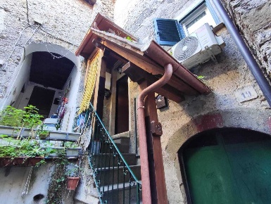 Foto Appartamento in va delle mura, Castel Madama Centro di 45 m²