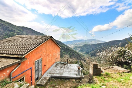 Foto Villa unifamiliare in Via San Maurizio di Monti 135, Rapallo di 150 m²