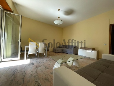 Foto Appartamento a Frosinone Centro di 138 m² con 5 locali in affitto