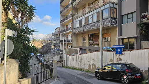 Foto Appartamento in san salvatorello, Messina Villaggio Santo di 145 m²