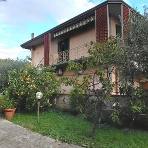 Foto Appartamento a Massa Romagnano di 90 m² con 4 locali in vendita