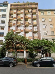 Foto Negozio a Milano Sempione di 332 m² con 3 locali in vendita