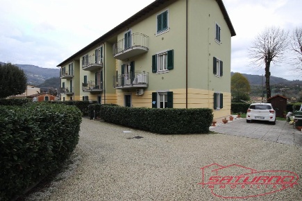Foto Appartamento a Lucca Ponte a Moriano di 77 m² con 4 locali in vendita