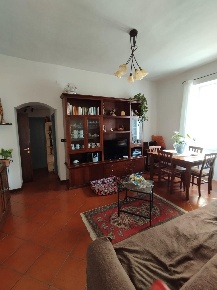 Foto Appartamento a Carrara Avenza di 90 m² con 4 locali in vendita