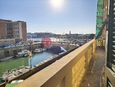 Foto Appartamento in Scali D'Azeglio 52, Livorno di 250 m² con 7 locali