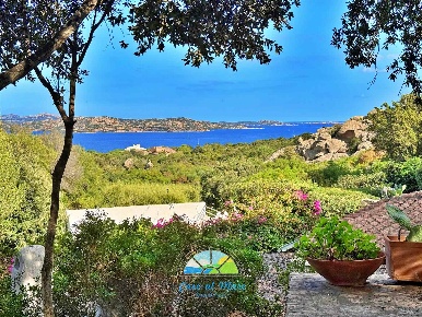 Foto Villa unifamiliare in PUNTA SARDEGNA, Palau Punta Sardegna di 160 m²