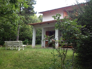 Foto Villa unifamiliare a Pistoia Sammomme di 162 m² con 10 locali