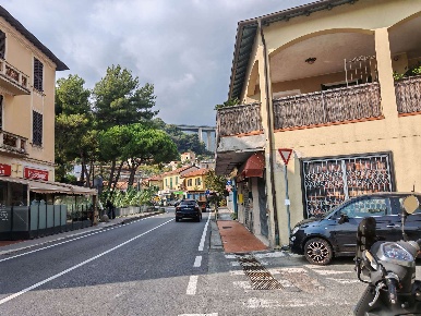 Foto Attività commerciale in Corso Nizza 88, Ventimiglia Latte, Ville