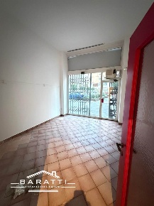 Foto Attività commerciale a Mantova Centro di 22 m² con 2 locali in affitto