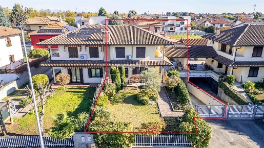 Foto Villa unifamiliare in Via Della Meridiana 14, Castano Primo Centro