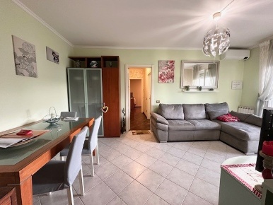 Foto Appartamento a Viareggio Centro di 80 m² con 4 locali in vendita