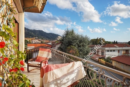 Foto Appartamento a Massa Centro di 90 m² con 4 locali in vendita