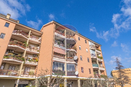 Foto Appartamento in Via del Casale Lumbroso, Roma Massimina di 100 m²
